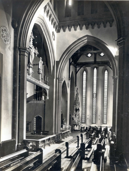 Crossing looking south c.1930 (Image: Nottingham Diocesan Archives)