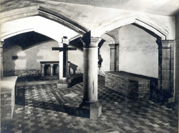 Crypt c.1930 (Image: Nottingham Diocesan Archives)