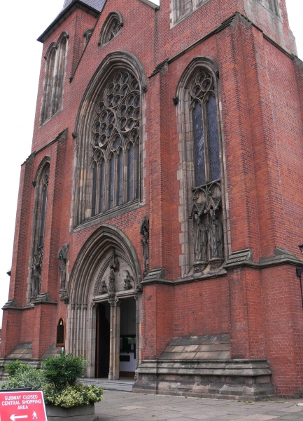 Facade detail (Image: John Maidment)