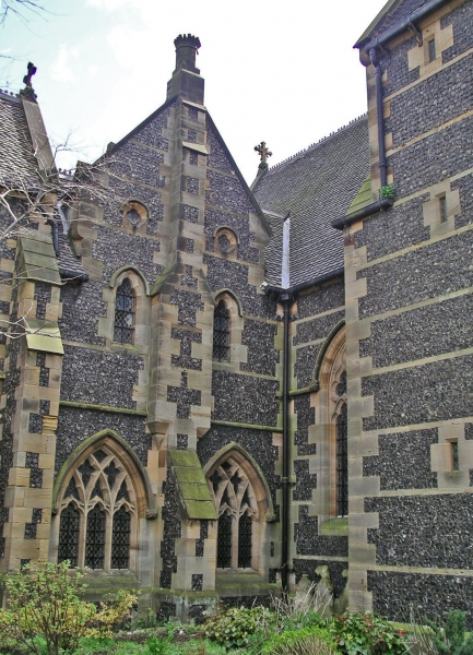 Cloister south-east corner (Image: Nicholas Callinan)