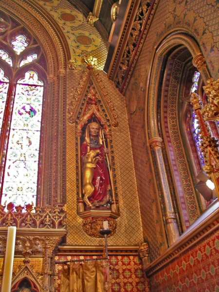 St Giles statue on chancel east wall (Image: Nicholas Callinan)