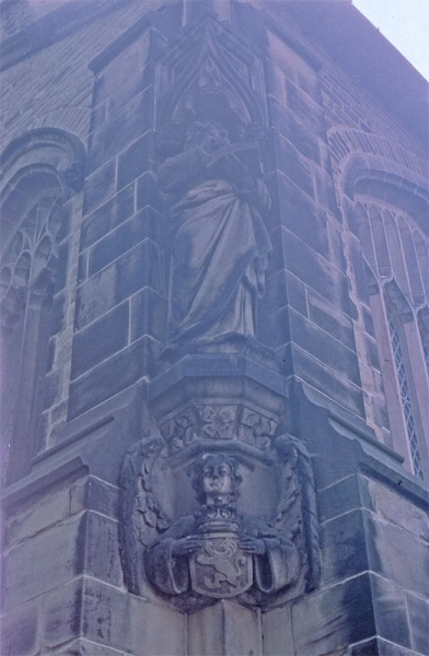 <p>Statue detail (Image: Brian Andrews)</p>